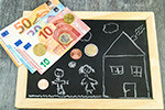 RettungssanitaeterinAdobeStock_195654223_Kindergeld_kl