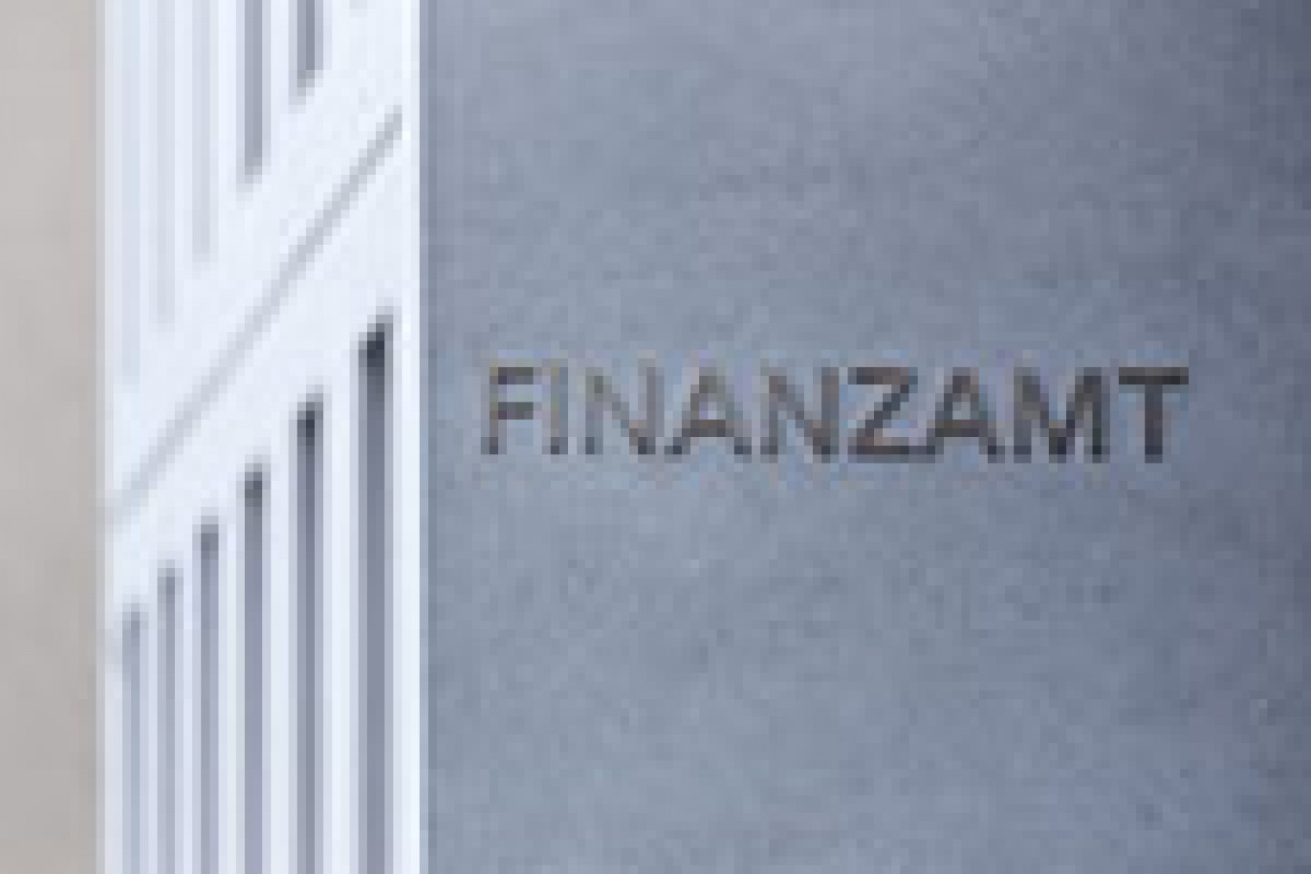 AdobeStock_219572187_Seite-1_Der-gelbe-Brief-vom-Finanzamt