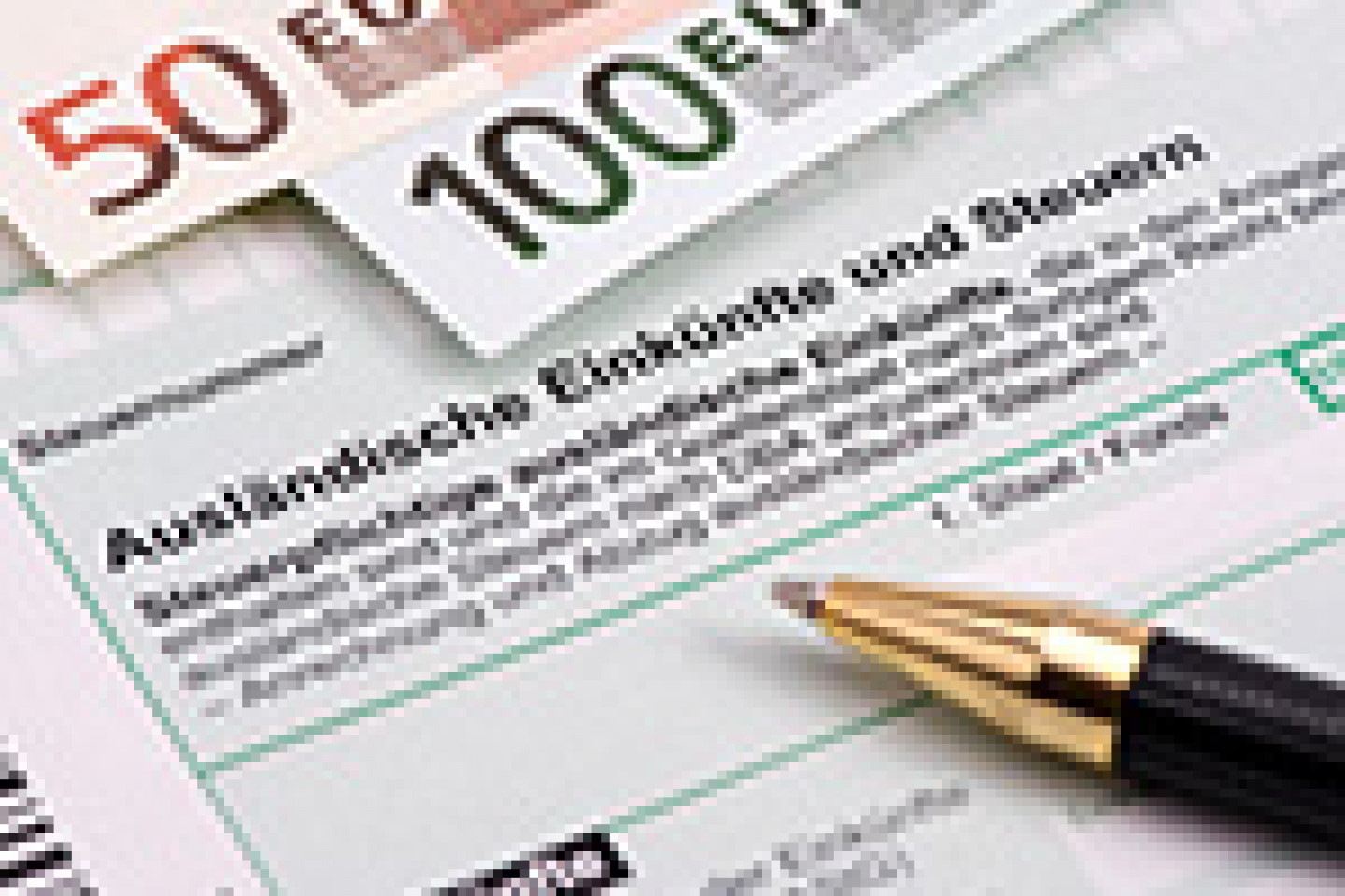 Lohnsteuer_bei_Auslandstaetigkeit_V1_AdobeStock_131398002_kl