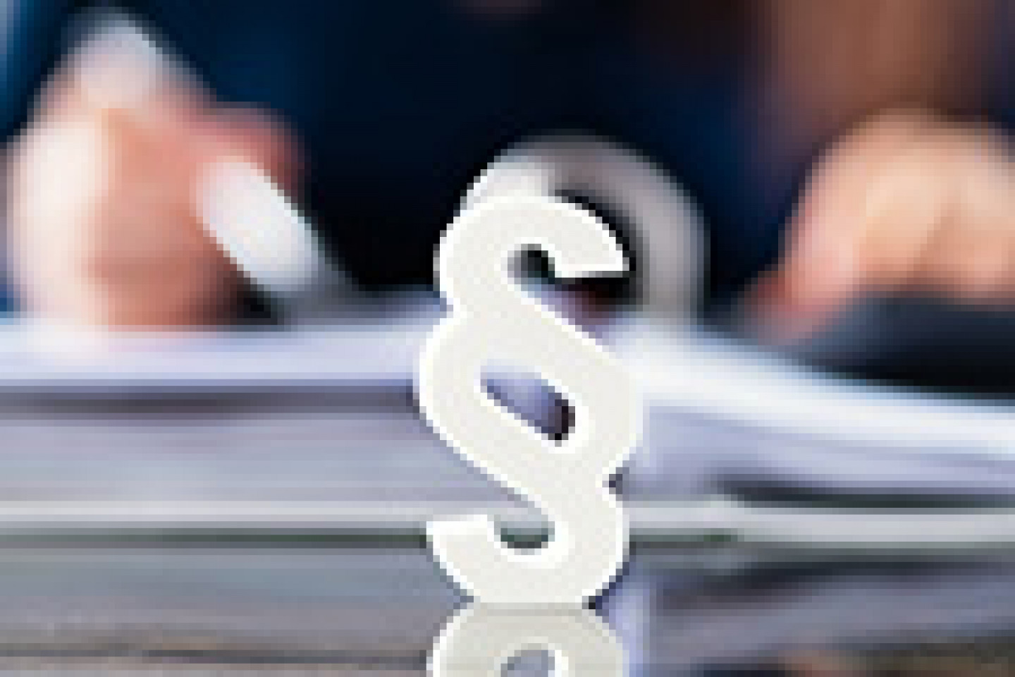 AdobeStock_601943877_Jahressteuergesetz-2024_V1