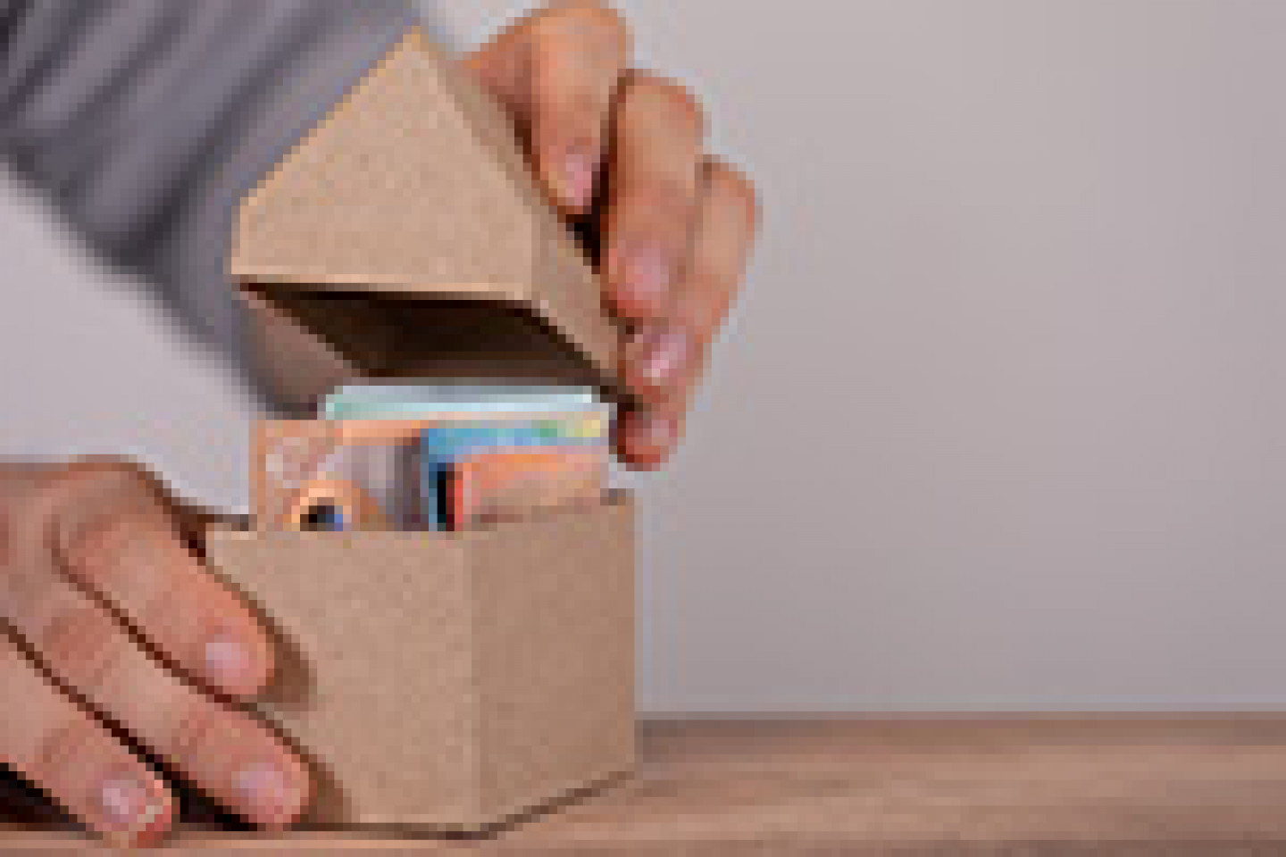 Steuerfreie_Veräußerung_privater_Immobilien_V1_AdobeStock_245188153_kl